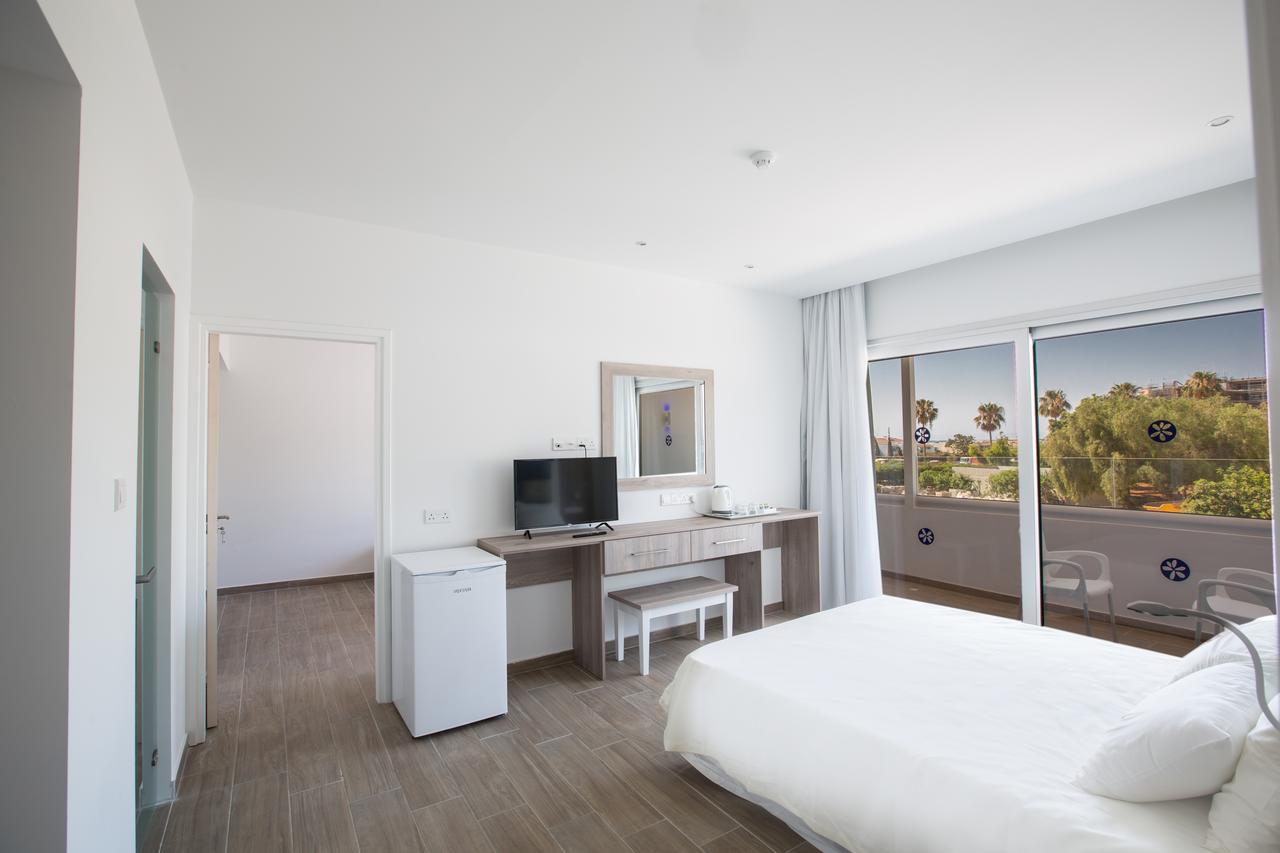 Stratovarius Nissi Rooms Ajía Nápa Kültér fotó